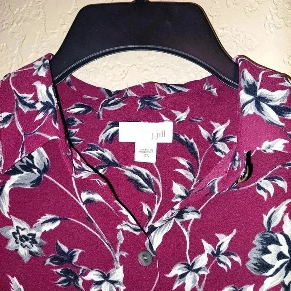 J. Jill Tunic Top Womens XS Burgundy Black Gray Floral Button Up Pleated Back - Picture 4 of 7